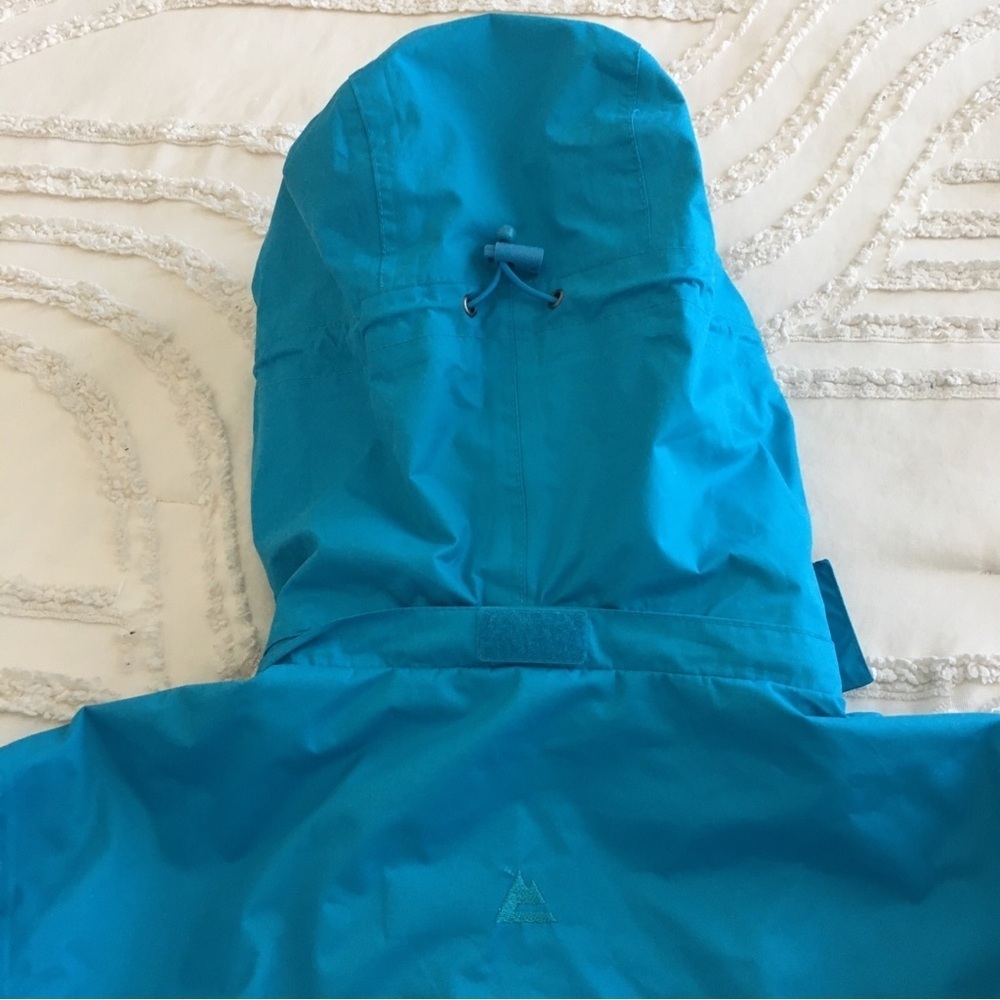 One valley Blue Hooded Rain Jacket small - Picture 6 of 9